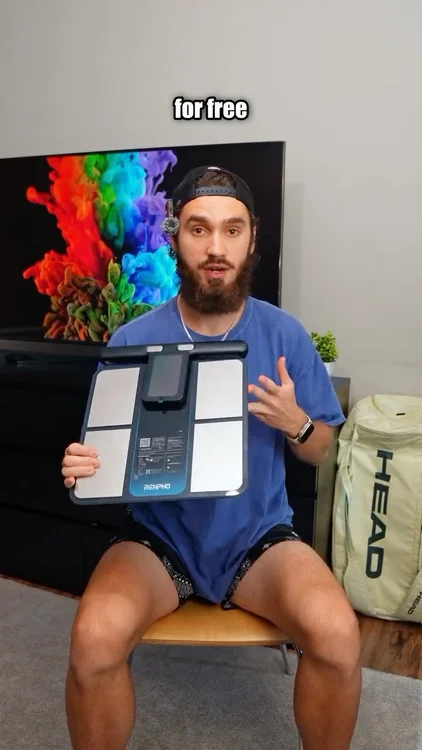 Tracking just became a lot easier 👏🏻 @renpho 

Use Code VIKTOR10 for discount 

•
•
•
#renpho #renphosummer #relatable #sport #sports #scan #morphoscan #healthy #metric #data #bodyfat #bmi #metabolic #ﬁtness #gym #workout #unboxing #review #track #tracking