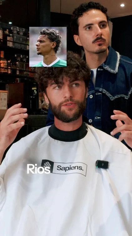 Richard Ríos inspiration. 🇨🇴
@granobarber_ aux commandes.
Des boucles définies, du mouvement, zéro effet carton.
Finition avec notre Crème Boucles bio

Validé ?