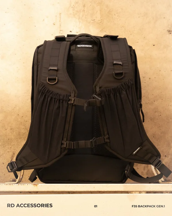 RD ACCESSORIES 

F35 BACKPACK GEN.1
LIGHTWEIGHT NYLON TOTE BAG GEN.1
EDC UTILITY POUCH GEN.1

Check new items online and offline.