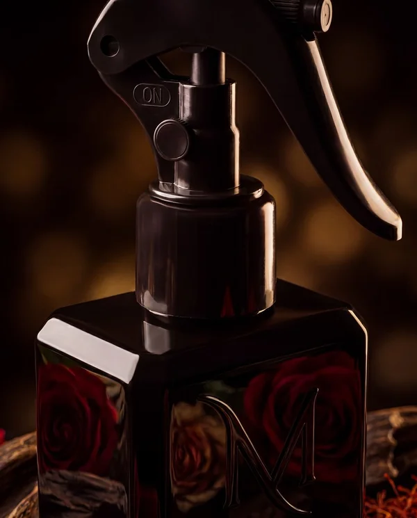Un profumo avvolgente dal fascino irresistibile🌹✨

Visita il sito
www.mithaura.it
#mithaura #spray #Troja