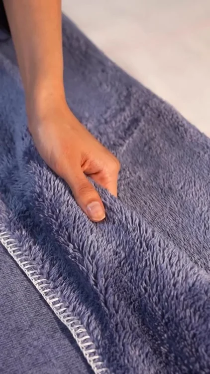 The kind of softness you look forward to at the end of the day. ✨
Our chenille blankets are plush, comforting, and made for moments of complete unwind.
