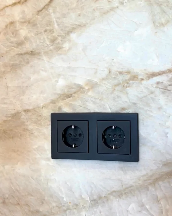 Draadloos opladen terwijl jij kookt? Piece of cake met de Wireless Charging Adapter van Zens 🍰.