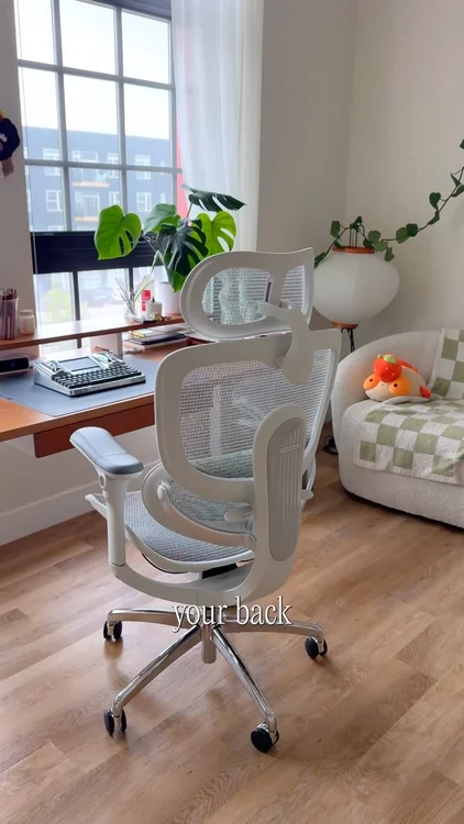 studio chair glow-up 🪑✨ my favorite chair from @sihoo__official just got an upgrade!

go to https://www.sihoo.com/uncomfy and use code uncomfy for a discount :) 

  #Sihoo #SihooDoroC300ProV2