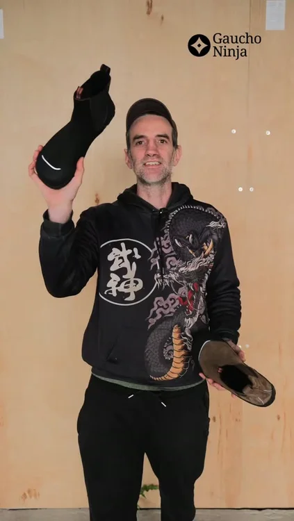This boot brings you style, safety and above all, comfort for those long days on your feet.

Sneaky Ninjas Chelsea 2.0 are a pull‑on Chelsea boot, with a new higher toe cap, toe‑scuff reinforcement, double pull tabs and heavy‑duty side elastics for fast on/off.

Coolmax lining keeps feet cool and dry, while Orthoflex removable insoles add cushioned comfort on top of a flexible, zero‑drop barefoot platform and dual EN 20345 / ASTM 2413 safety certification.

Pre-order now and start your barefoot journey.

#GauchoNinja #BarefootBoots #BarefootWorkboots #BarefootSafety #BarefootStyle #ZeroDropSole #WorkBoots
