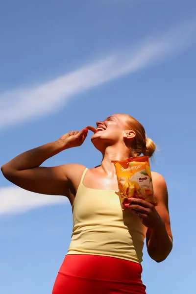 ☀️ Schmeckt nach Sommer. Unsere saftigen Mango-Streifen bringen die tropische Süße der Frucht direkt in deinen Alltag. Natürlich lecker, natürlich Seeberger. 🥭
