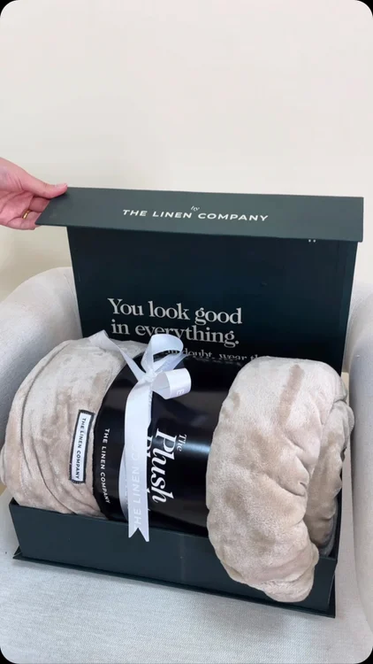 The Plush Blanket. 

Soft enough to disappear into. The kind of cozy that turns a Tuesday night into your favorite part of the day.

#thelinencompany #bedding #plushblanket #shopnow