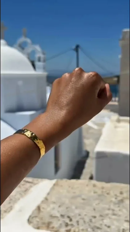 Meet Golden Glow SPF50+