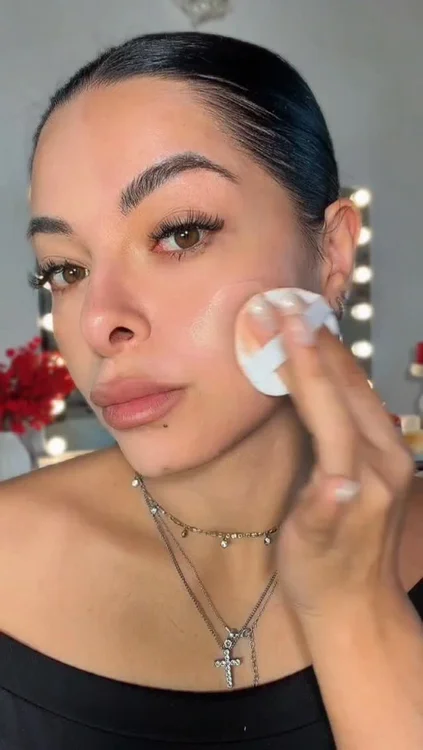 Ne ho provati tantissimi, ma alla fine torno sempre da lui 🤍
The Dewy Day Cushion di Yepoda: leggero, luminoso e naturale come piace a me.
Effetto “seconda pelle” assicurato ✨
-
#yepoda #thedewyday #cushionfoundation #dewyskin #glowingskin AD
