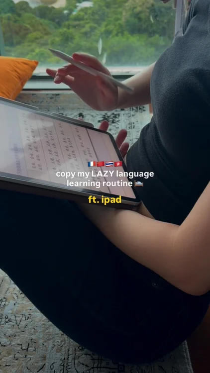 The ultimate lazy girl study routine ☁️🇨🇳🇭🇰🇫🇷🇹🇭 My secret weapon for studying anywhere is the @moft.global Dynamic Folio. 

It folds into 4 different modes so I can practice characters, watch cartoons, and review notes with out ever sitting at my desk.

Check the link in my bio to upgrade your iPad setup and use code langstudies10 for 10% off! 🤍#essentials #ipadaccessories #moft #studywithme #polyglot