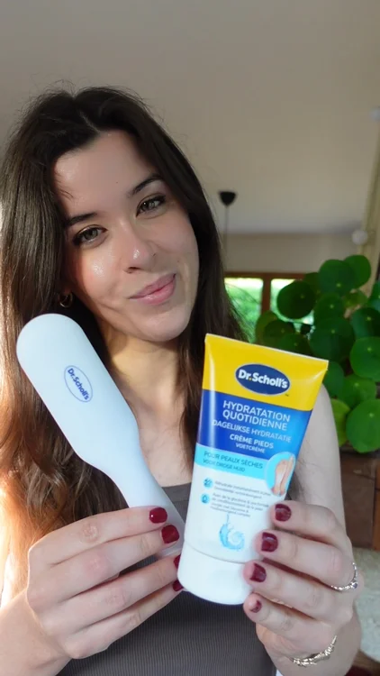 Zéro effort, 100 % douceur. 🦶✨ C'est comme ça que je prépare mes pieds avant d'enfiler mes sandales préférées : grâce au combo magique de Dr Scholl’s ! Râpe anti-callosités en verre Nano + Crème Pieds Hydratation Quotidienne = différence ultime. Dites adieu aux zones sèches pour de bon ! ☀️

Disponibles dès maintenant aux Amazon🔗

#DrScholl’s #RoutineBeauté #SummerVibes #SoinDuCorps #SaisonDesSandales