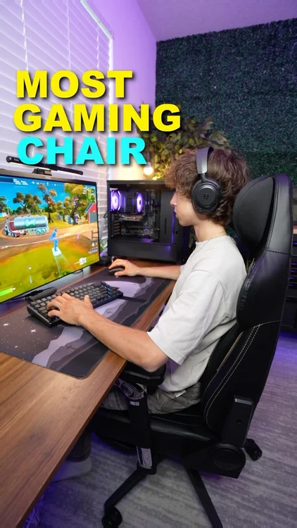 This has to be the ULTIMATE Gaming Chair! @autofull_official #AutoFull #GamingChair #ESLCologne #gaming #gamingsetup
