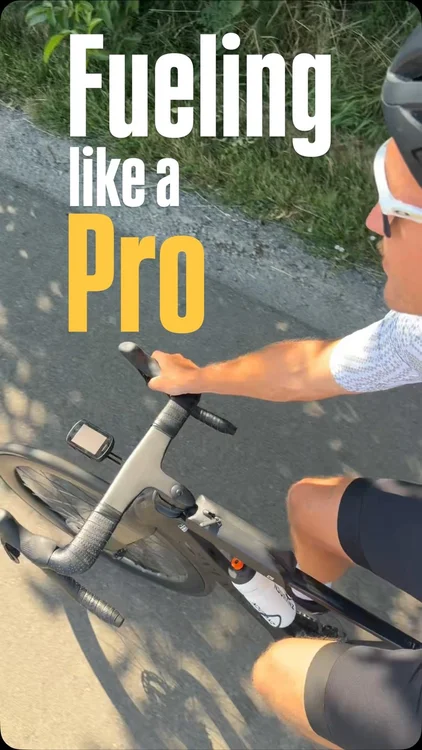Rate mal, womit ich heute unterwegs war… 🚴

Als Läufer ist Radfahren als Ergänzung der Killer — und jedesmal einfach nur nice.

Aber egal was du trainierst: ist dein Tank leer, bist du am Arsch. 🤷

Deswegen fuele ich mit dem Tour Bundle von @4endurance.de — dasselbe Setup das die slowenische Rad-Nationalmannschaft zum WM-Titel geführt hat und von den Pro Teams NSN & Tudor genutzt wird.

Nrgy Drink 90 · Nrgy Gel 45 · Nrgy Juice Bar 22.5
Alles drin für nur €24,99 — 62% Rabatt. 🔥

Link in Bio 🔗

#tourbundle #4endurance