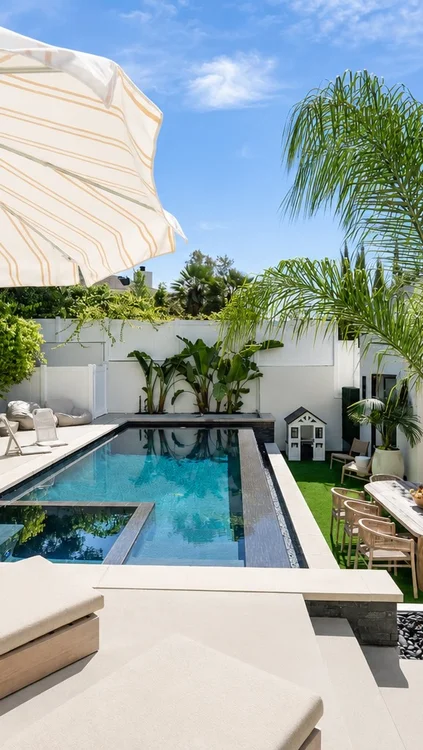 Normalize sending your realtor listings you absolutely cannot stop thinking about. I’ll go first…

📍760 Westholme Ave, Little Holmby Hills

6 bedrooms, 6 bathrooms, 5,100 square feet of modern luxury featuring an infinity-edge pool, outdoor sauna + cold plunge, private theater, and every finish done exactly right.

Listed at $6,500,000 by @TracyTutor @thea.sheinberg . 
Worth obsessing over.

#DreamHome #HolmbyHills #LuxuryListing #LARealEstate #ResortHome

COMPASS • DRE 01326769