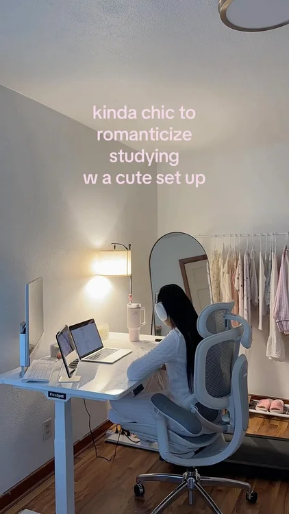 My new desk setup upgrade⭐️ Been loving this Sihoo Doro C300 Pro V2 from @sihoo__official for my long study and work sessions. It’s so comfortable and supportive!

Link in my bio💌 code SHRISTI for 6% off 

#SihooDoroC300ProV2 #sihoo #desksetup #homeoffice #studysetupinspo