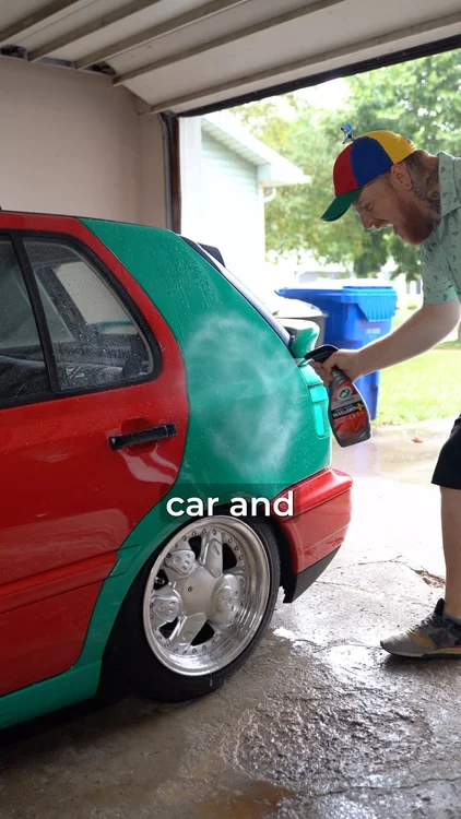 Having a crazy paint job means I need something I trust to keep it clean. Turtle Wax Hybrid Solutions Wax and Dry Plus is perfect for ANY situation. Apply it dry, apply it wet, do what works for you and enjoy the results! Water spot prevention, UV & ceramic shield, paired with a glossy shine are just a few reasons I use @turtlewax on my Harlequin #turtlewaxpartner #cars #carcleaning #carcare #ad