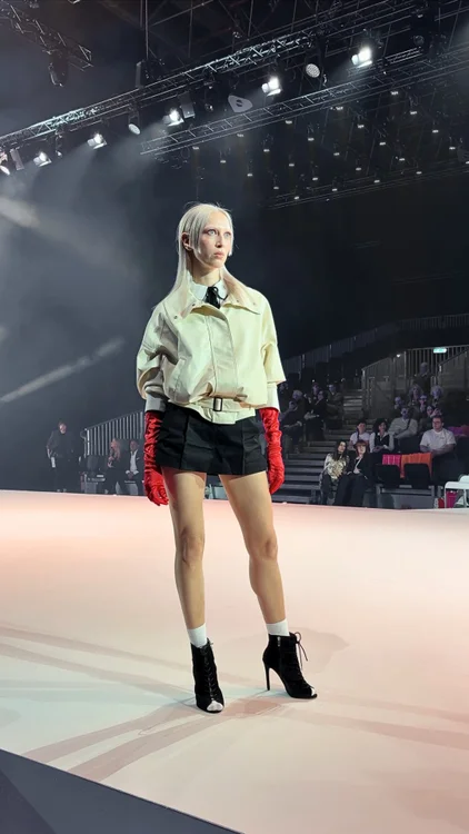 OLAPLEX – Quiet Luxury als Haltung. ✨ Auf der Main Stage der TOP HAIR 2026 wurde diese Vision gemeinsam mit der @sanrizzacademy zum Leben erweckt: mit High-Fashion-Looks, modernem Styling und der Kraft gesunder Haare. ❤️

#OLAPLEX #SanrizzAcademy #TOPHAIR2026 #HighFasion #ScienceNeverLookedSoGood