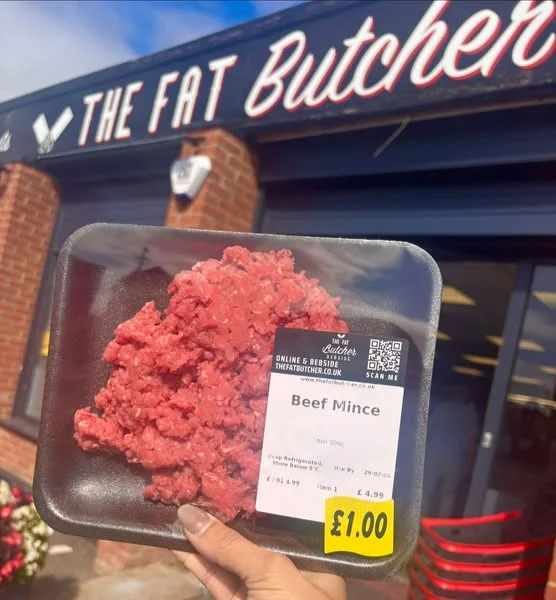🤩WHOS COMING DOWN TODAY!?🤩Lean Beef Mince £1🥩Chinese Belly Pork Pin Wheels🛞 Hot Shot Chicken Parmos on🌶️🧄 Chilli Con Carne & Wedges & lots lots more in our deli closing 3:30 pop in🍴Shop open till 6pm Serve over counter open with Dry Aged Steaks⚔️ 🥩  #fyp #summer #northeast #foodie #butchers
