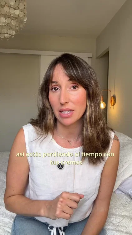 Yo también pensaba que con cremas era suficiente… hasta que entendí esto 🤍

La mayoría se queda en la superficie, pero cuando quieres ver un cambio real en la piel necesitas algo que trabaje más allá.

Desde que empecé a usar la Máscara LED de Eternas, noté la piel más luminosa, más uniforme y con mejor aspecto.

No es magia, es constancia + tecnología LED roja e infrarroja ✨

Para mí, fue el paso que de verdad cambió mi rutina.

#Eternas #MascaraLED #PielLuminosa #Tecnobelleza #RutinaFacial CuidadoFacial LEDMask BeautyRoutine