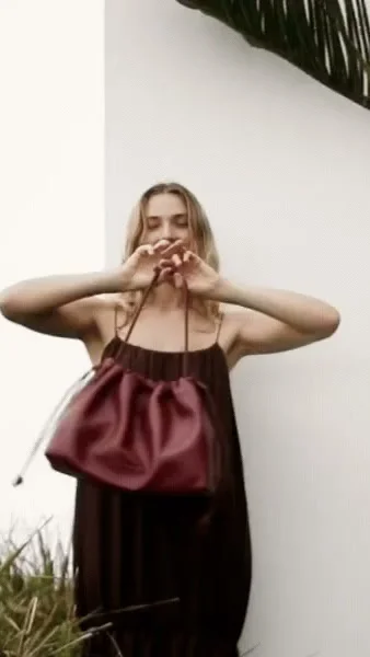 FIN SHOULDER BAG