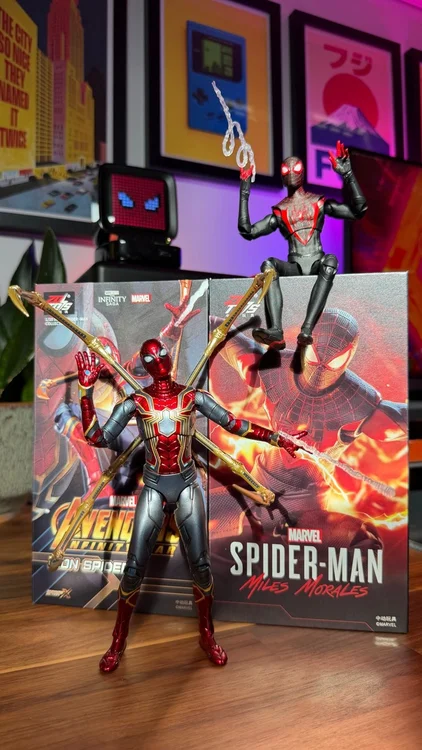 ad | rent is due, and none of these figures are paying it 🥲

..they’re plotting against me, I can feel it 🧐

thank you @herohavenshop for the ZD toys!

#apartmenttherapy #roominspiration #bedroomideas #spidey #ledlights