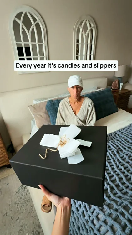 You Can't Find A Better Gift For Travel Lovers 🎁