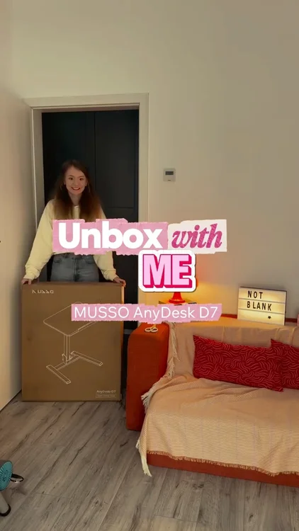 💖 I’m honestly in love with my @musso_eu ANYDESK lately, it’s such a good addition to my setup 🥹

I can move it anywhere I want, turn it into a standing desk whenever my body needs a break and even fold it against the wall so it doesn’t take up space when I’m not using it!! It genuinely feels like I have a new little work partner 🫂

If you wanna try it out (or their other products OMG especially the chairs because your back will THANK YOU), you can use my code BLANCADOBA for €25 OFF 💌

#anydesk #musso #graphicdesign #homeoffice #design