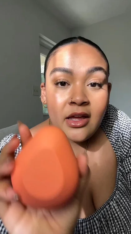 Exfoliating hair removal tool: smooth, glass-like skin in minutes ✨