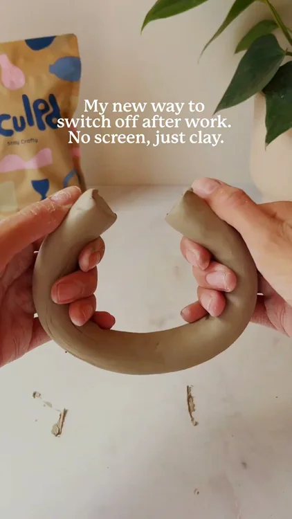 No screen. Just clay.